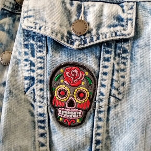 Velvet light Denim Jean Jacket with Sequin Patches Size M - Picture 9 of 12